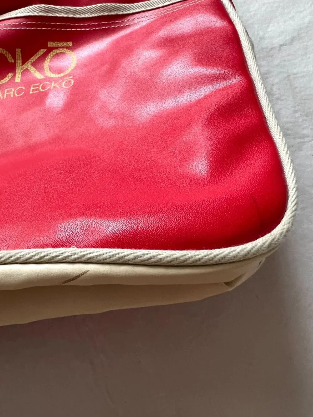 y2k Ecko messenger bag shoulder crossbody red cream vinyl retro zip up marc